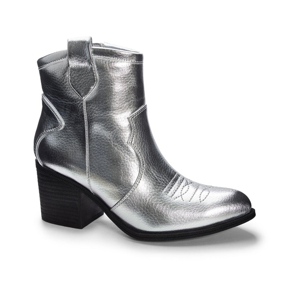 NWOT Dirty Laundry Silver Metallic Western Booties - Picture 1 of 9